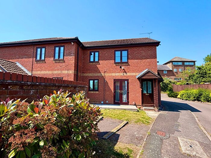 2 Bedroom Maisonette For Sale In The Maltings, Royal Wootton Bassett, SN4