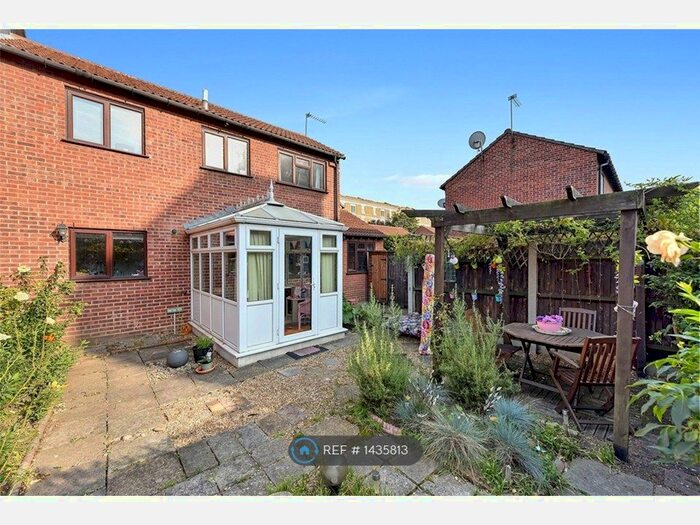 3 Bedroom Semi-Detached House To Rent In Corfield Street, London, E2