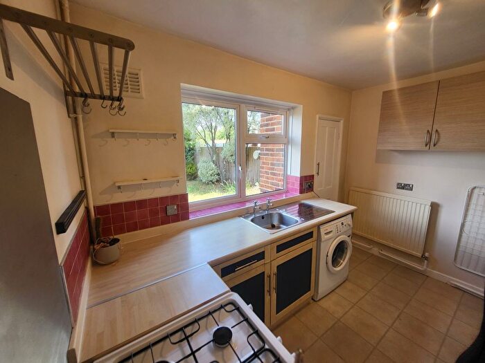 1 Bedroom Flat To Rent In Kennedy Road, Hanwell, W7