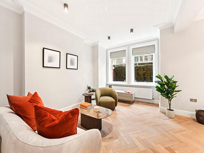 1 Bedroom Flat To Rent In Hamlet Gardens, King Street, W6