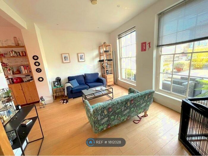 2 Bedroom Flat To Rent In Caledonian Road, London, N1