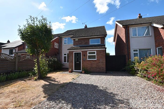 3 Bedroom Detached House For Sale In Casterton Road, Stamford, PE9