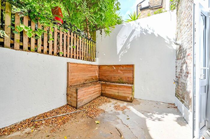 2 Bedroom Flat To Rent In Gwendwr Road, West Kensington, London, W14