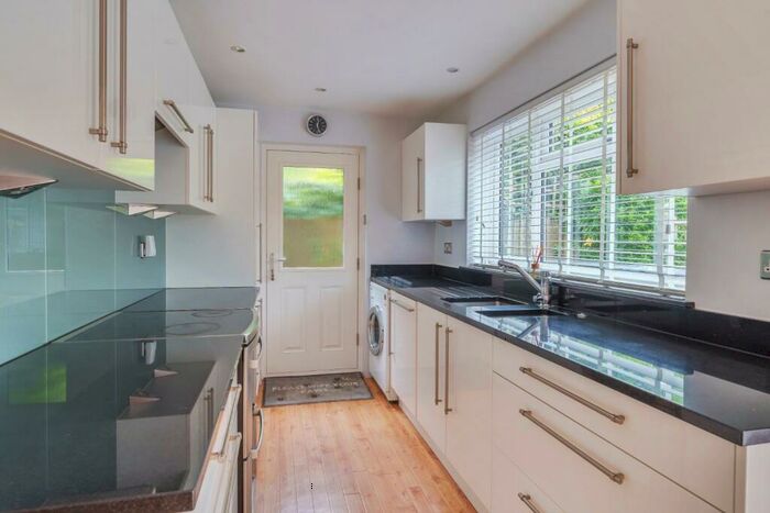 3 Bedroom Detached House For Sale In Wolf Lane, Windsor, SL4