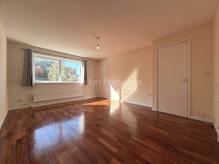 4 Bedroom Property To Rent In Byrom Street, Salford, M5