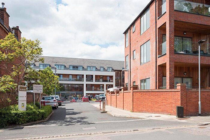 2 Bedroom Flat For Sale In St Bedes, Bedford, MK40