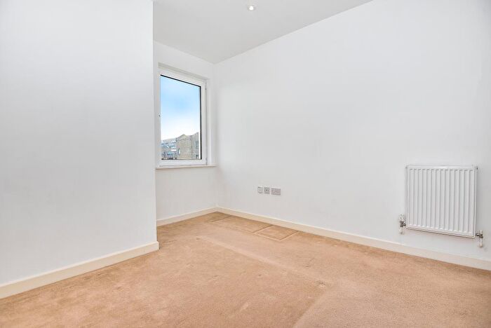 1 Bedroom Apartment To Rent In Buckingham Gardens, Slough, SL1