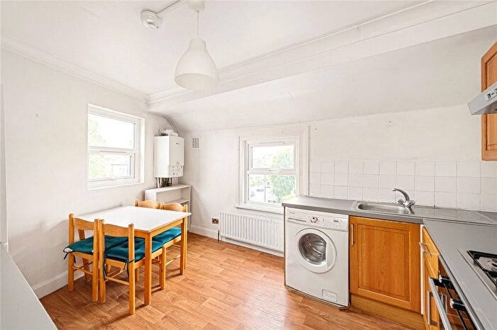 2 Bedroom Flat To Rent In Elms Crescent, Abbeville Village, SW4