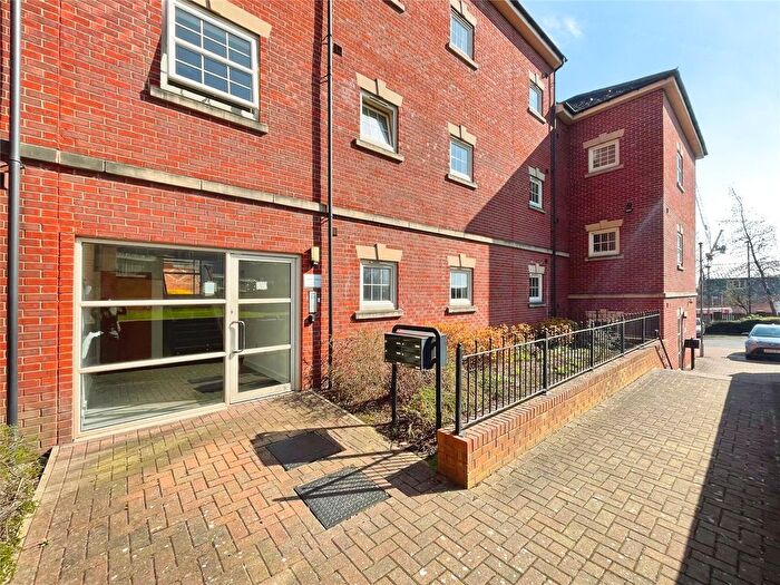 2 Bedroom Flat For Sale In Holywell Heights, Sheffield, S4
