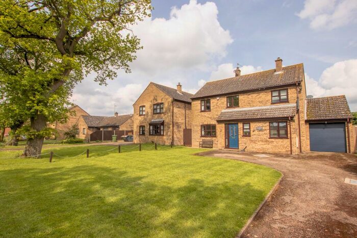 4 Bedroom Detached House For Sale In Back Street, Gayton, PE32