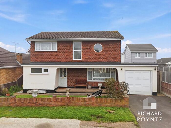 4 Bedroom Detached House For Sale In No Onward Chain - Vaagen Road, Canvey Island, SS8