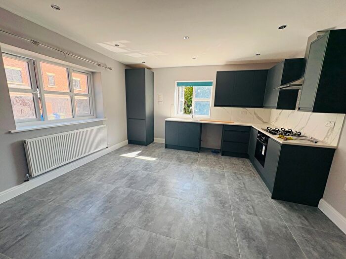 2 Bedroom Penthouse To Rent In Crescent Drive, Aldershot, GU12