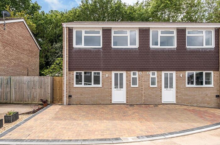 3 Bedroom Semi-Detached House For Sale In Eskdale, Thornbury, BS35