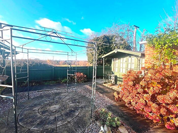 2 Bedroom Semi-Detached Bungalow For Sale In Lingfield Road, Evesham, WR11