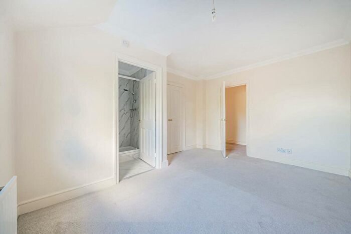 2 Bedroom Flat For Sale In Croxted Road, Dulwich, SE21