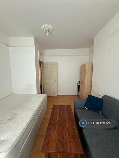 1 Bedroom Flat To Rent In Marmont Road, London, SE15
