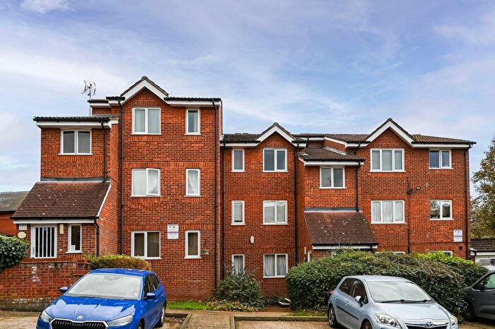 1 Bedroom Flat For Sale In Green Pond Close, Walthamstow, London, E17