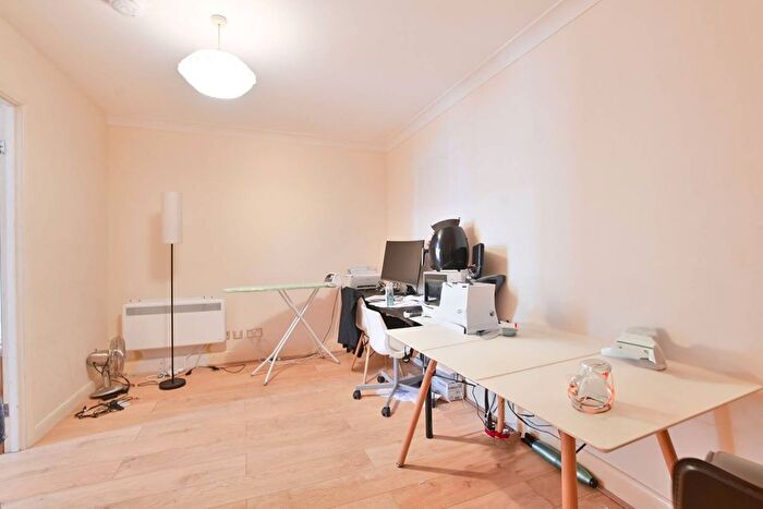 2 Bedroom Flat To Rent In Aria House, Covent Garden, London, WC2B
