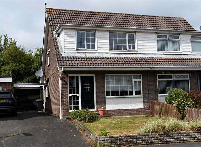 3 Bedroom Semi-Detached House For Sale In Brentwood Way, Newtownards, BT23