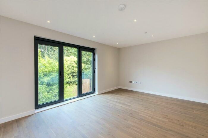 2 Bedroom Apartment To Rent In Finchley Road, London, NW3