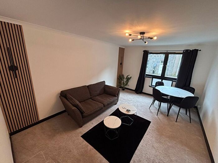 2 Bedroom Flat To Rent In Strawberrybank Parade, City Centre, Aberdeen, AB11