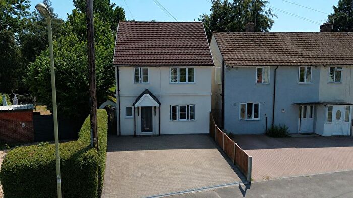 3 Bedroom Detached House For Sale In Blackthorn Crescent, Farnborough, GU14