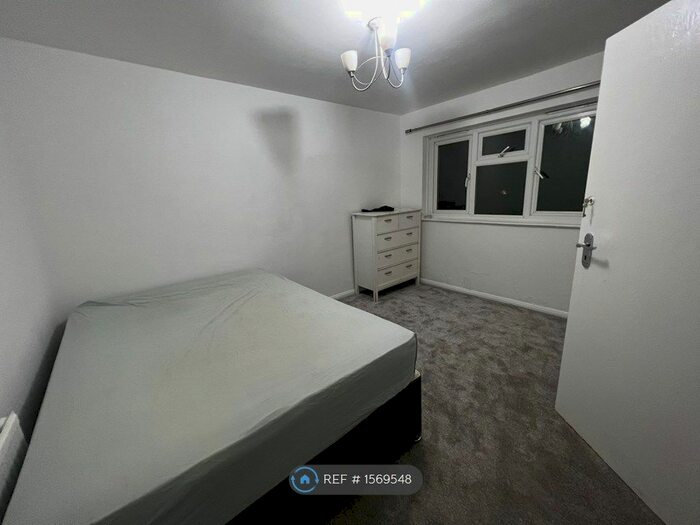 2 Bedroom Maisonette To Rent In London, London, E15