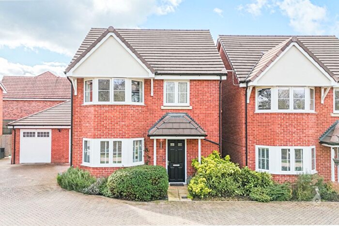 4 Bedroom Detached House For Sale In Stag Walk, Binfield, Berkshire, RG42