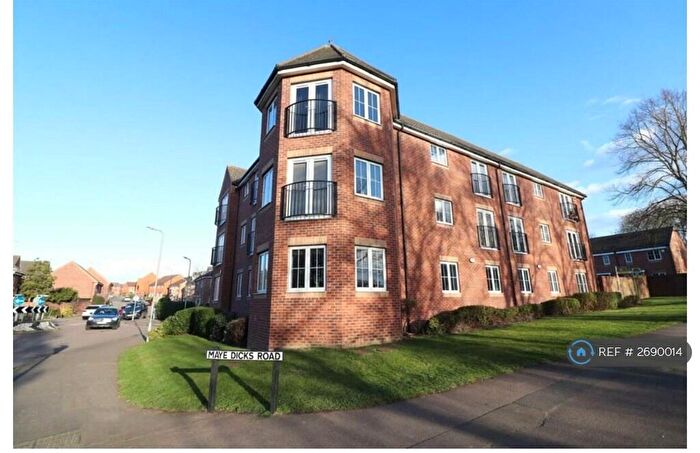 2 Bedroom Flat To Rent In Lacemakers Court, Rushden, NN10