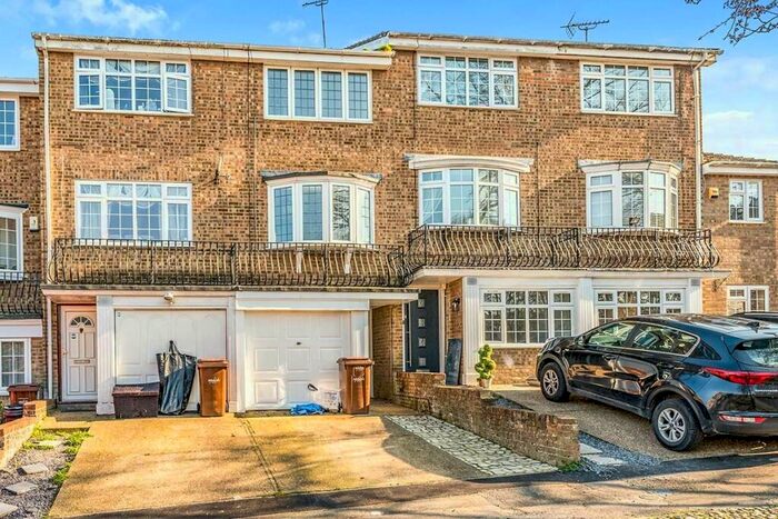 3 Bedroom Terraced House To Rent In Wheatcroft Grove, Gillingham, Kent, ME8