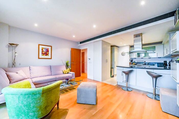 2 Bedroom Flat To Rent In Brewhouse Lane, London, SW15