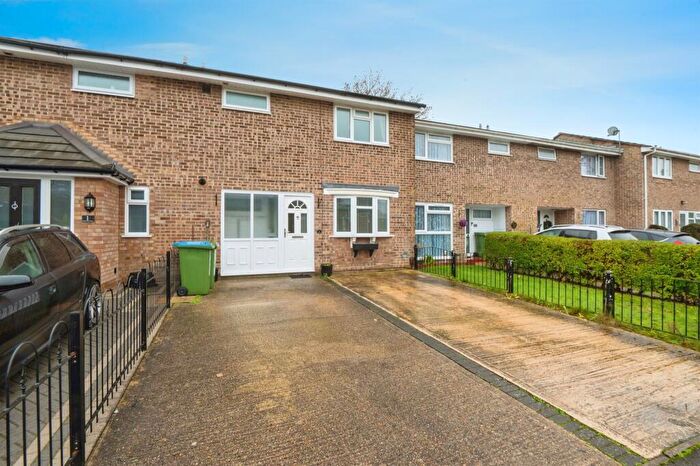 3 Bedroom Terraced House For Sale In Church View Close, Southampton, SO19