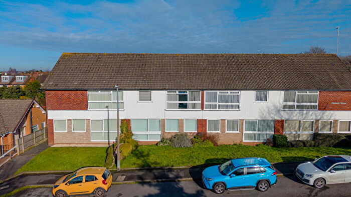 2 Bedroom Flat For Sale In Hillside Court, Lightwoods Road, Pedmore, Stourbridge, DY9
