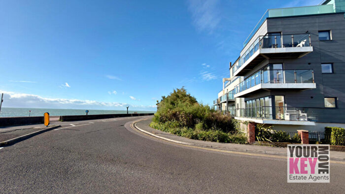 2 Bedroom Flat For Sale In Olivia Court, Hythe, Kent, CT21