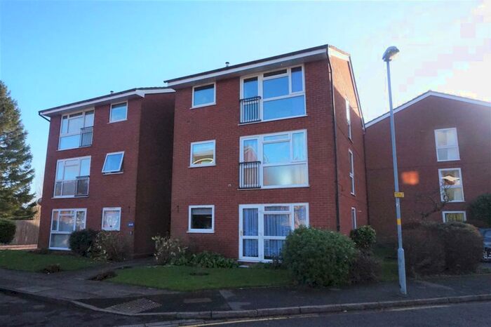 2 Bedroom Flat To Rent In Farnborough Court, Mere Green Road, Four Oaks, B75