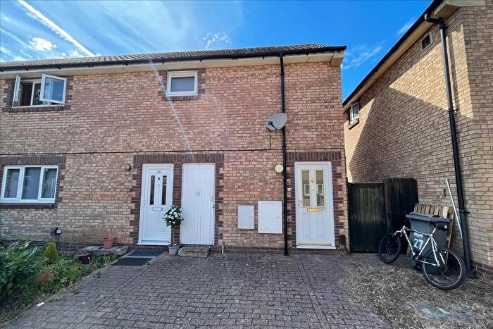1 Bedroom Flat For Sale In Loxwood Close, Bedfont, Middlesex, TW14