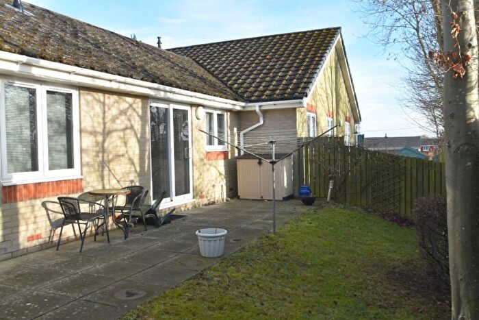 2 Bedroom Bungalow To Rent In Hylton Court -, DH1