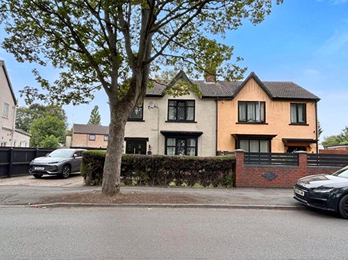 3 Bedroom Semi-Detached House For Sale In Henderson Avenue, Scunthorpe, DN15