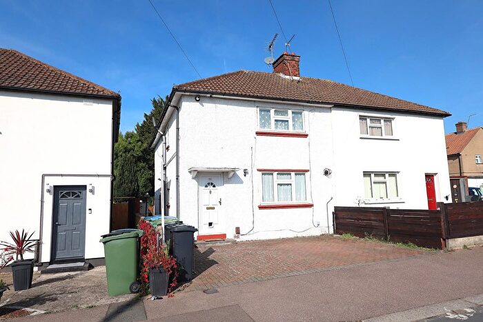 2 Bedroom Maisonette To Rent In Rosebriar Walk, Watford, WD24