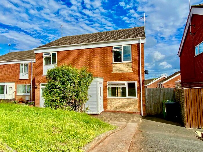 3 Bedroom Property To Rent In Oulton Close, Kidderminster, DY11