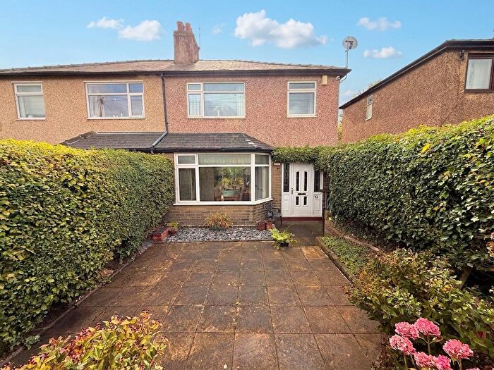 3 Bedroom Semi-Detached House For Sale In Club Lane, Halifax, HX2