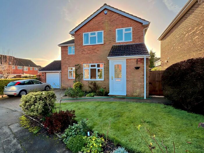 4 Bedroom Detached House To Rent In Garstons Close, Titchfield, PO14