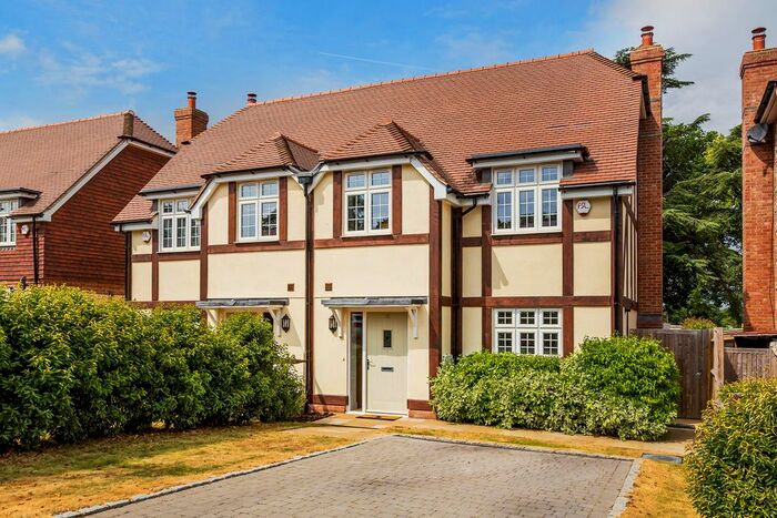 3 Bedroom Semi-Detached House For Sale In Stick Hill, Edenbridge, TN8