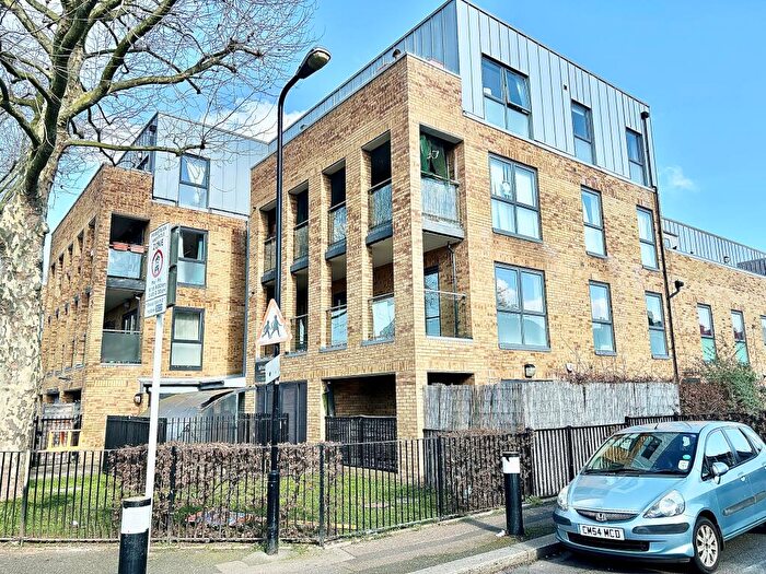 2 Bedroom Apartment To Rent In Saffron Court, Lowther Road, Walthamstow, E17