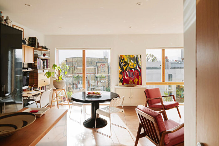 1 Bedroom Apartment For Sale In The Interchange Building, London, E8