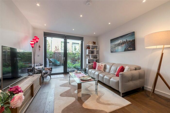 4 Bedroom Property To Rent In Calvert Road, Canary Wharf, SE10