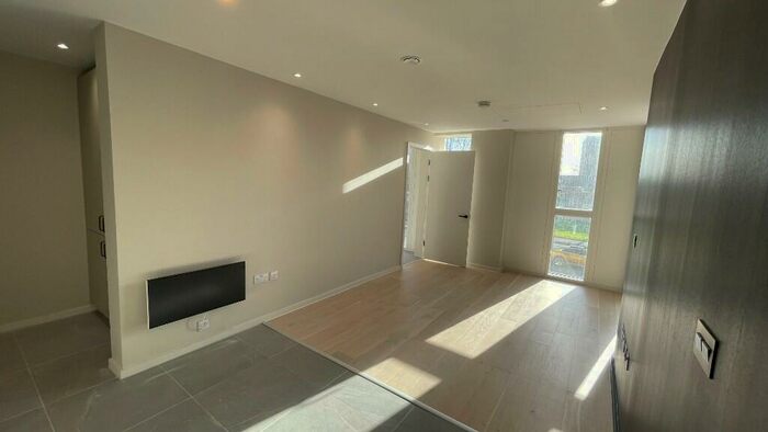 2 Bedroom Apartment For Sale In City Garden Apartment, Spinners Way, Manchester, Greater Manchester, M15