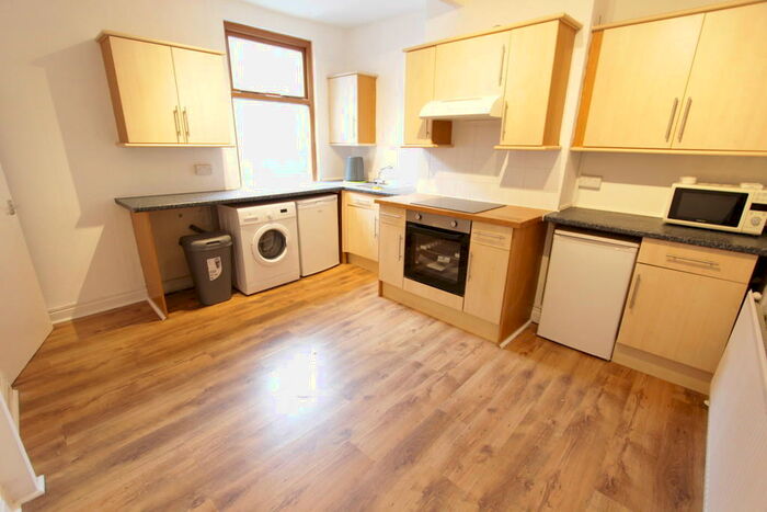 2 Bedroom Apartment To Rent In A Ecclesall Road, Sheffield, S11