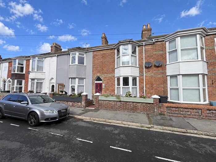 3 Bedroom Terraced House For Sale In Chelmsford Street, Weymouth, DT4