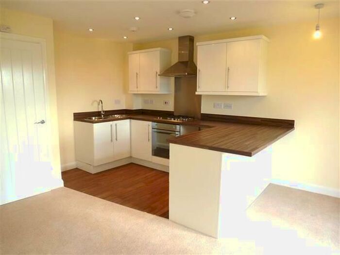 2 Bedroom Flat To Rent In Canal View, Bathpool, Taunton TA2